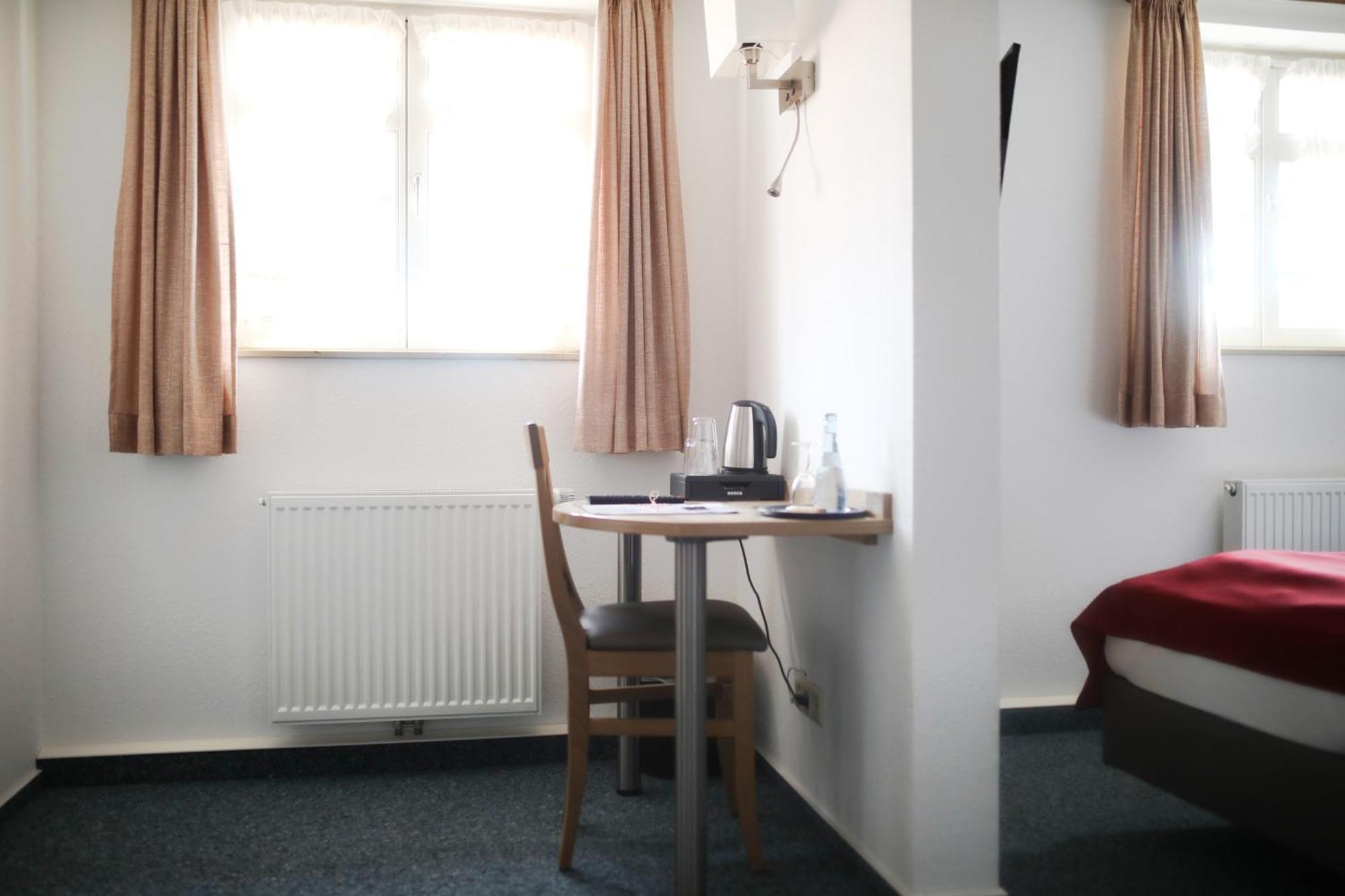 Gasthaus Hotel Zum Kreuz Stetten am Kalten Markt Екстериор снимка