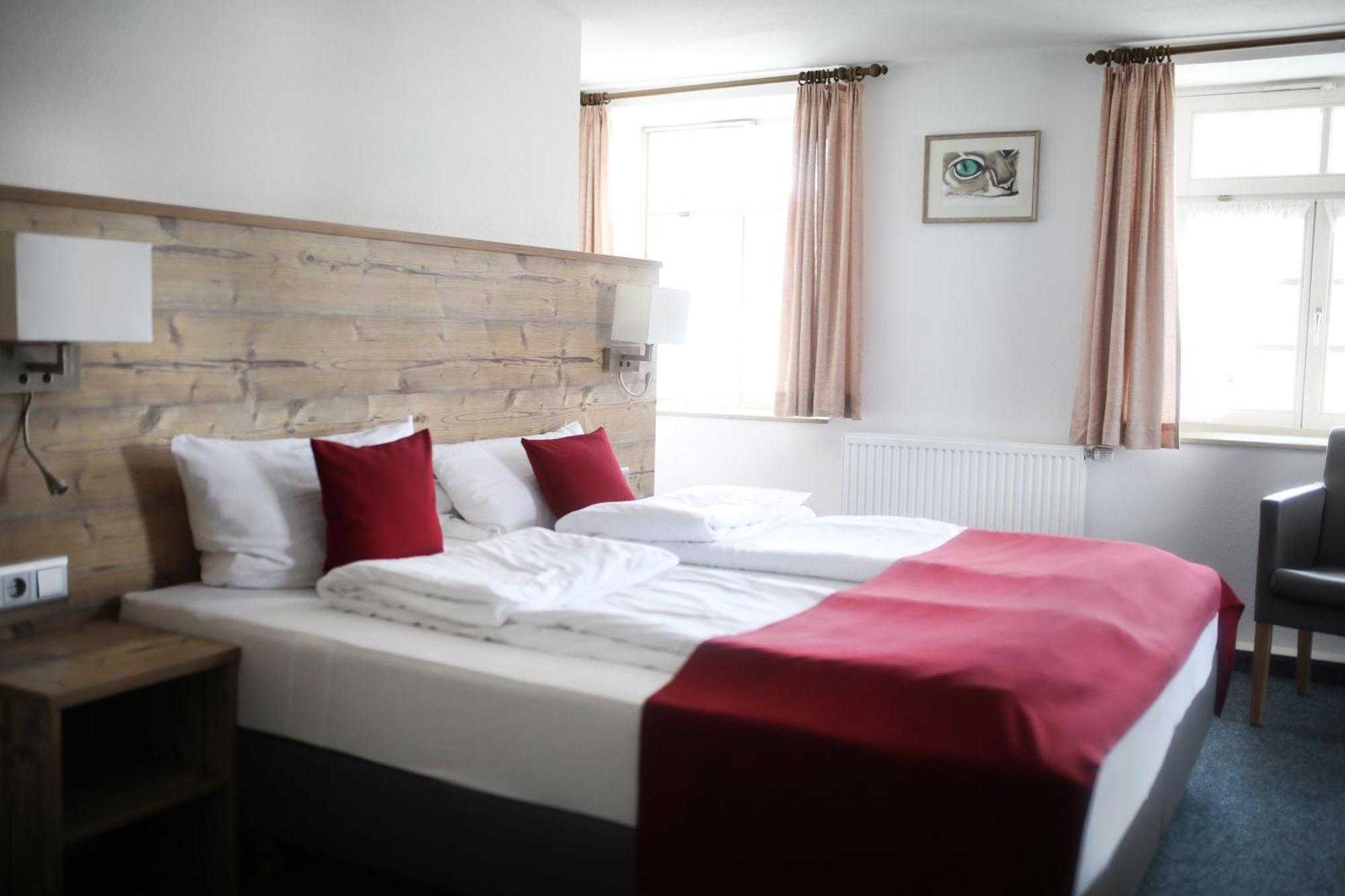 Gasthaus Hotel Zum Kreuz Stetten am Kalten Markt Екстериор снимка