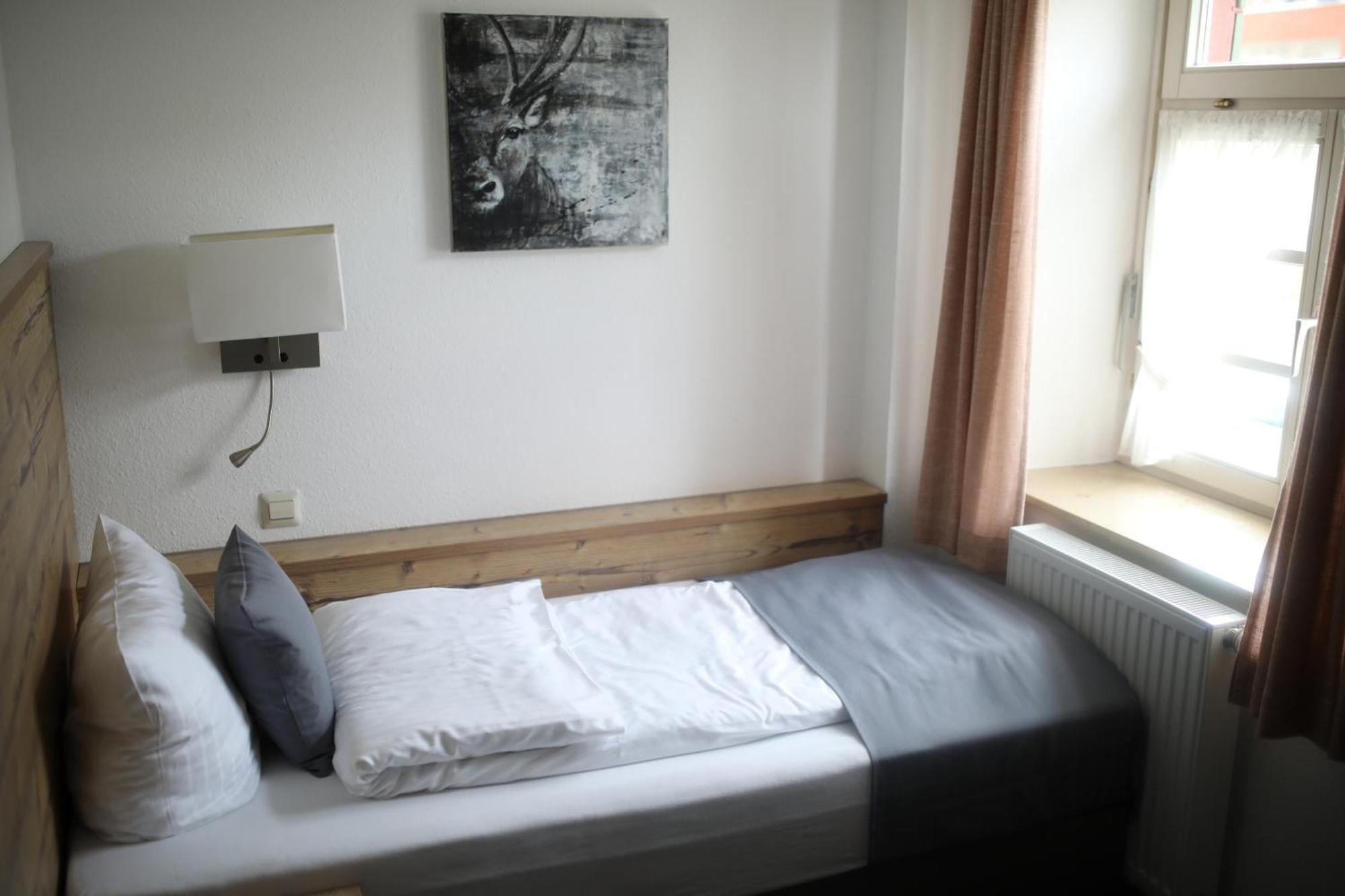 Gasthaus Hotel Zum Kreuz Stetten am Kalten Markt Екстериор снимка