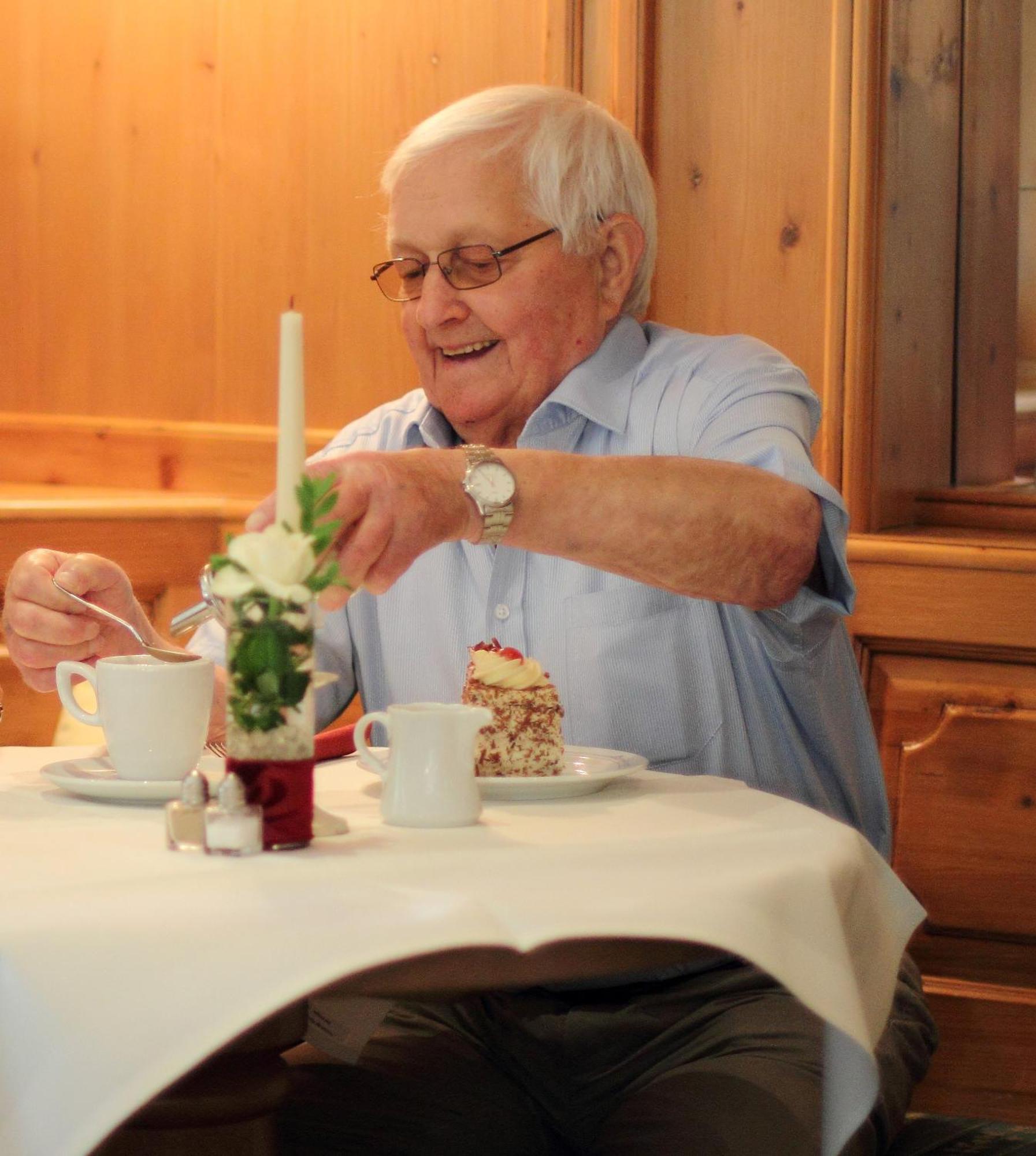 Gasthaus Hotel Zum Kreuz Stetten am Kalten Markt Екстериор снимка