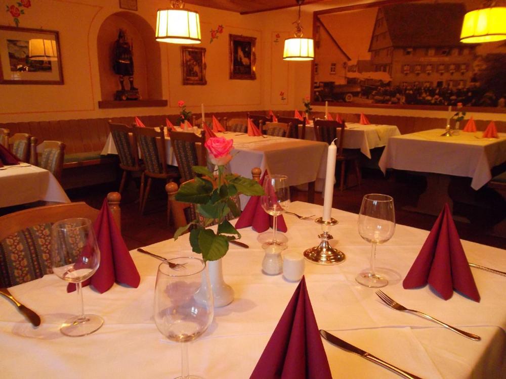 Gasthaus Hotel Zum Kreuz Stetten am Kalten Markt Екстериор снимка